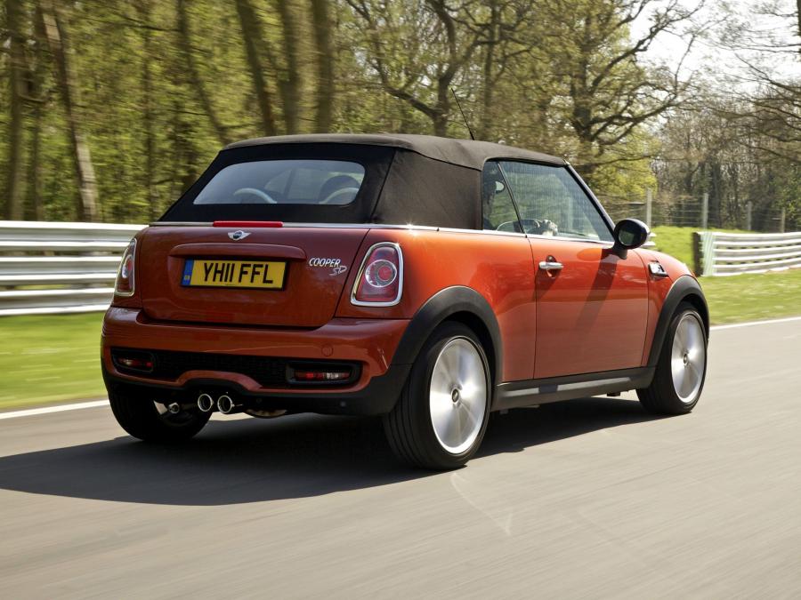  Mini Cooper SD Cabrio 2011 года  (UK) (фото 15 из 16)